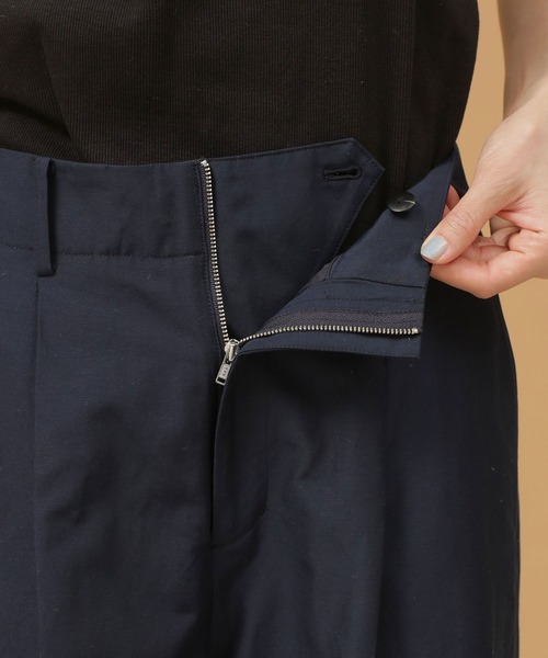 NANO universe(ナノユニバース)の「シルクブレンドバミューダパンツ(その他パンツ・レディース・ライトグレー/ダークネイビー・38/36)」の13枚目の写真