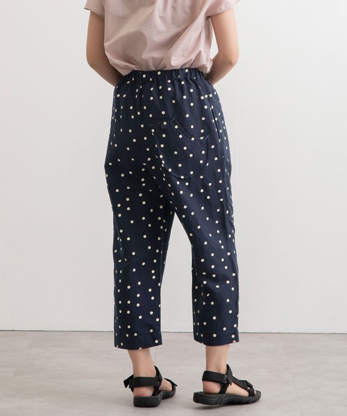 POU DOU DOU(プードゥドゥ)の「normes リネンレーヨン鳥ポケットクロップドパンツ(その他パンツ・レディース・ブラック/ネイビー/カーキ/ダークブルー・3)」の12枚目の写真