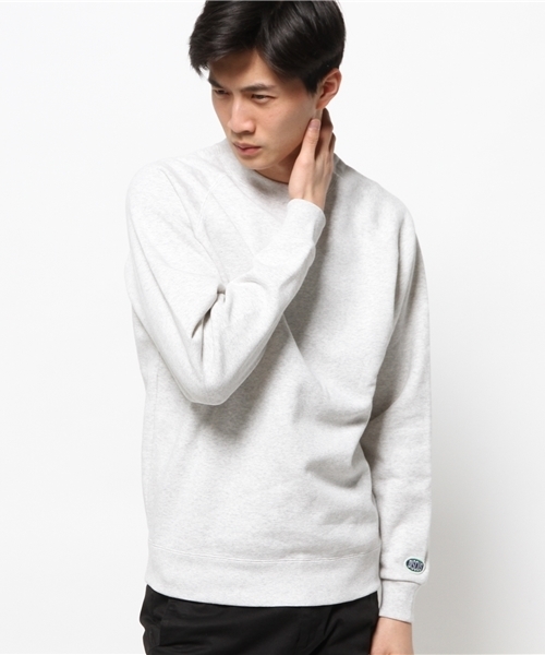 Champion（チャンピオン）の「メンズ ディスカス ラグラン クルースウェット DISCUS RAGLAN CREW SWEAT 7514301（スウェット・メンズ・ホワイト/ブラック/グレー/ネイビー・MEDIUM/LARGE）」の3枚目の写真