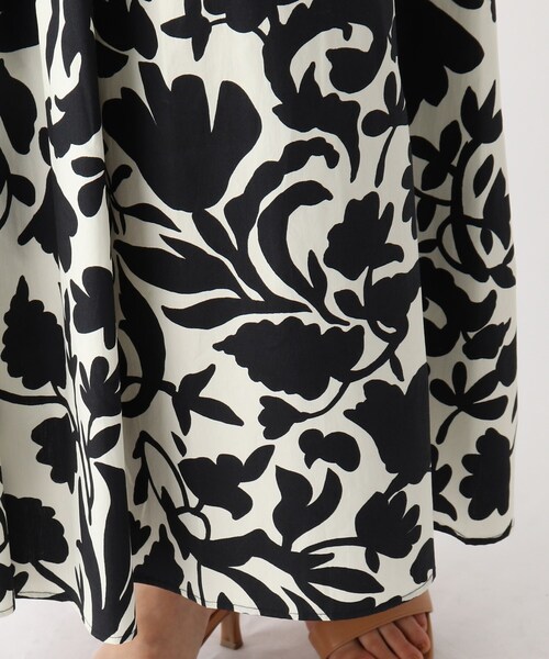 OPAQUE.CLIP（オペークドットクリップ）の「◆【C】ステンシルフラワー ボリュームフレアスカート（スカート・レディース・ブラック系/ダークブラウン系/パープル系2・38/36/40）」の11枚目の写真