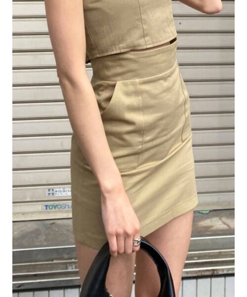 EMODA（エモダ）の「ハイウエストポケットスカート（スカート・レディース・アイボリー/ブルー/ブラック/ベージュ・SMALL/MEDIUM）」の4枚目の写真