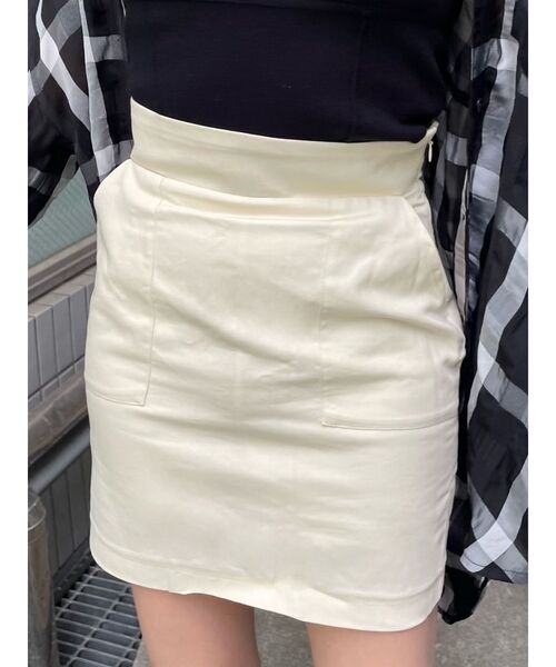 EMODA（エモダ）の「ハイウエストポケットスカート（スカート・レディース・アイボリー/ブルー/ブラック/ベージュ・SMALL/MEDIUM）」の5枚目の写真