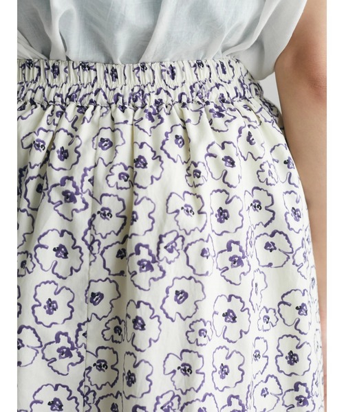 CRAFT STANDARD BOUTIQUE(クラフトスタンダードブティック)の「フラワープリントタックスカート *(スカート・レディース・ブラック/オフホワイト・FREE)」の18枚目の写真