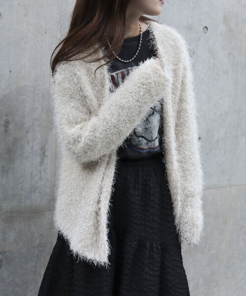 fredy emue(フレディエミュ)の「ポリフェザーカーディガン(カーディガン/ボレロ・レディース・ブラック/パープル/アイボリー/キャメル・38)」の2枚目の写真