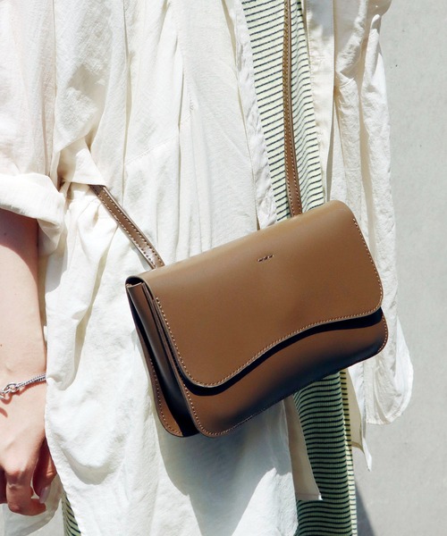 YAHKI（ヤーキ）の「YAHKI/ヤーキ W Face Mini Shoulder Bag  ミニショルダーバック（ショルダーバッグ・レディース・ダークパープル/カーキ/ブラウン/ブラック・ONE SIZE）」の3枚目の写真