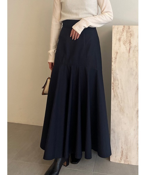 Stylevoice for xxx（スタイルヴォイスフォー）の「ハイウエストフレアマーメイドスカート（スカート・レディース・ライトベージュ/ダークネイビー・MEDIUM/SMALL）」の2枚目の写真