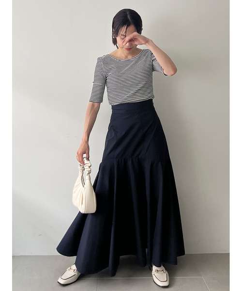 Stylevoice for xxx（スタイルヴォイスフォー）の「ハイウエストフレアマーメイドスカート（スカート・レディース・ライトベージュ/ダークネイビー・MEDIUM/SMALL）」の14枚目の写真