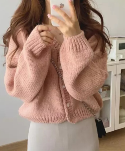 Loueme（ルエム）の「ルーズサイズVネックカーディガン（カーディガン/ボレロ・レディース・ピンク/ブルー/アイボリー/キャメル・FREE）」の8枚目の写真