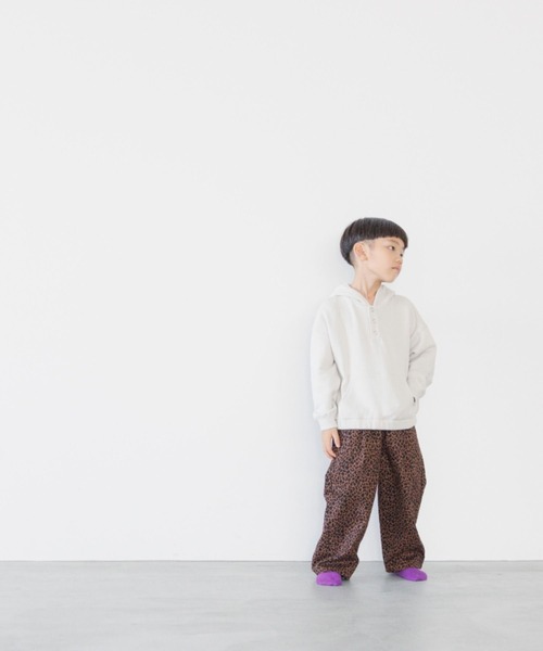 LOWRYS FARM（ローリーズファーム）の「ウラケギャザーフーディ　296432（パーカー・キッズ・ブラック/アイボリー/グリーン・110cm/120cm/140cm/150cm/130cm）」の4枚目の写真