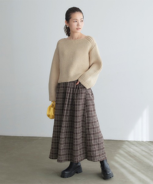 titivate（ティティベイト）の「片畦ボートネックカジュアルニット（ニット/セーター・レディース・ブルー/ピンク/ライトベージュ・FREE）」の7枚目の写真