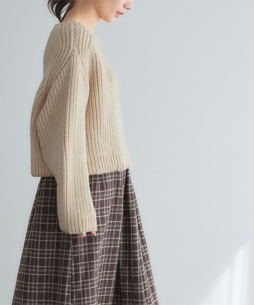 titivate（ティティベイト）の「片畦ボートネックカジュアルニット（ニット/セーター・レディース・ブルー/ピンク/ライトベージュ・FREE）」の13枚目の写真