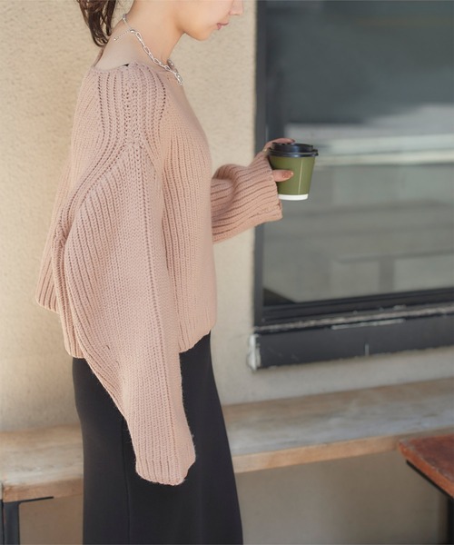 titivate（ティティベイト）の「片畦ボートネックカジュアルニット（ニット/セーター・レディース・ブルー/ピンク/ライトベージュ・FREE）」の5枚目の写真