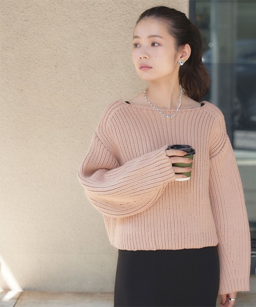 titivate（ティティベイト）の「片畦ボートネックカジュアルニット（ニット/セーター・レディース・ブルー/ピンク/ライトベージュ・FREE）」の8枚目の写真