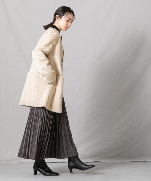 Gready Brilliant（グレディブリリアン）の「フェイクムートンノーカラーコート（ムートンコート・レディース・グレイッシュベージュ・FREE）」の3枚目の写真