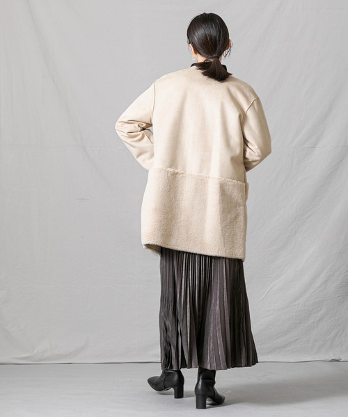 Gready Brilliant（グレディブリリアン）の「フェイクムートンノーカラーコート（ムートンコート・レディース・グレイッシュベージュ・FREE）」の4枚目の写真