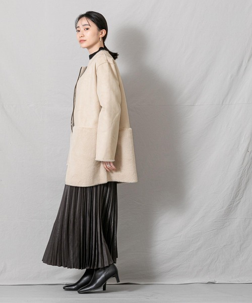 Gready Brilliant（グレディブリリアン）の「フェイクムートンノーカラーコート（ムートンコート・レディース・グレイッシュベージュ・FREE）」の5枚目の写真