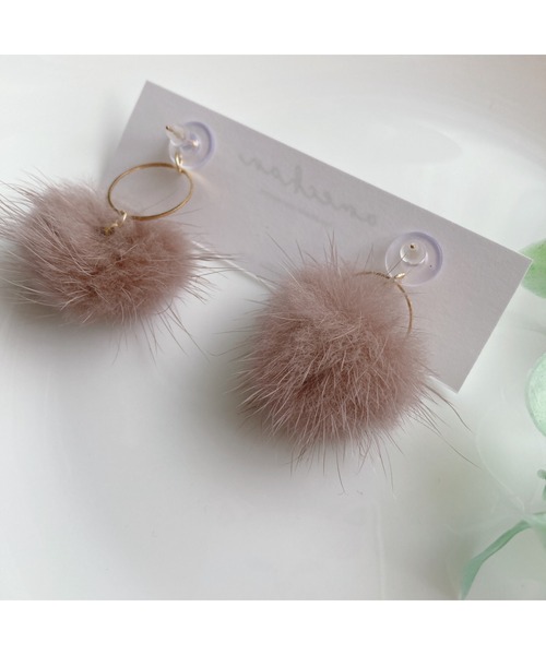 tone（トーン）の「【amechan】2way小花とミンクファー（ピアス）(MA)（ピアス（両耳用）・レディース・モカ/ピンクベージュ/グレー/ブラック/ベージュ/ブラウン・FREE）」の18枚目の写真