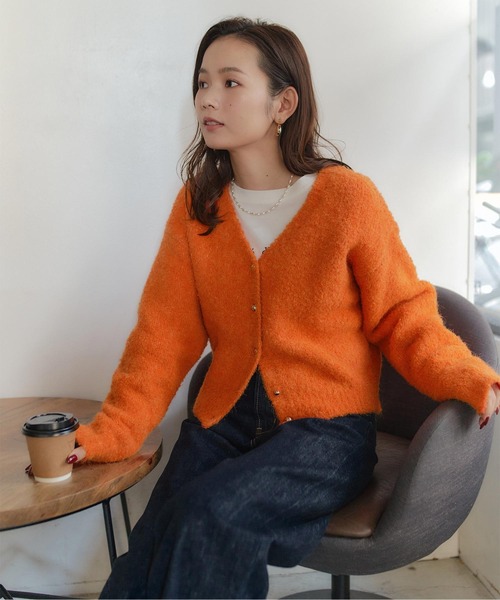 新品未使用　レッドヴァレンティノ　ゴールドカーディガン titivate（ティティベイト）の「ﾌﾞｰｸﾚｺﾞｰﾙﾄﾞ釦ﾆｯﾄｶｰﾃﾞｨｶﾞﾝ