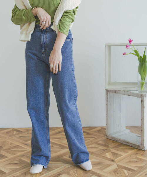 ITEMS URBANRESEARCH（アイテムズ アーバンリサーチ）の「ストレートデニム（デニムパンツ・レディース・ブルー/ライトブルー・SMALL/MEDIUM）」の3枚目の写真