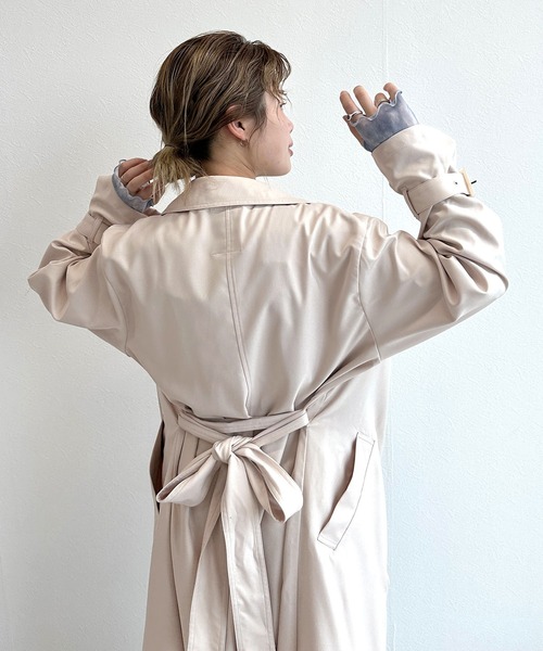 w closet（ダブルクローゼット）の「ベルト付ツイルトレンチコート（トレンチコート・レディース・ライトベージュ/キナリ・FREE）」の7枚目の写真