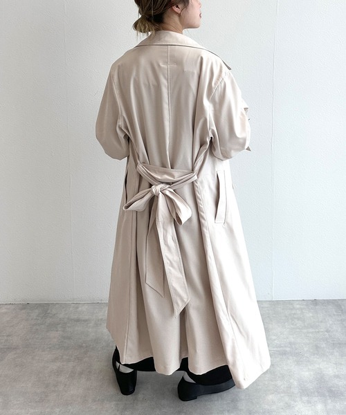 w closet（ダブルクローゼット）の「ベルト付ツイルトレンチコート（トレンチコート・レディース・ライトベージュ/キナリ・FREE）」の8枚目の写真