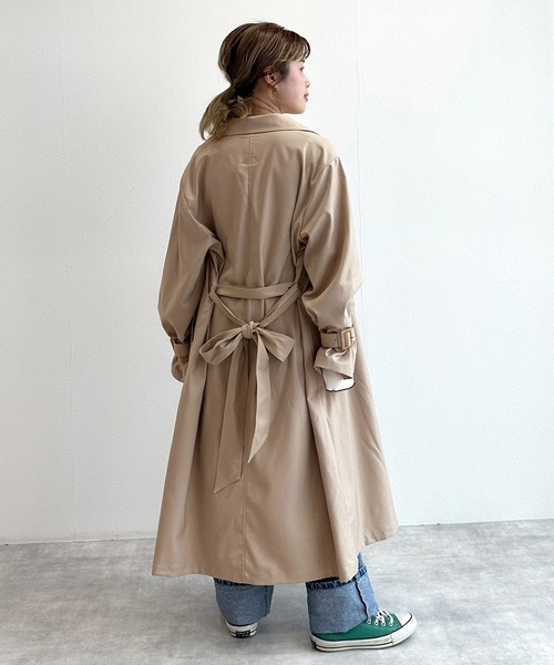 w closet（ダブルクローゼット）の「ベルト付ツイルトレンチコート（トレンチコート・レディース・ライトベージュ/キナリ・FREE）」の13枚目の写真