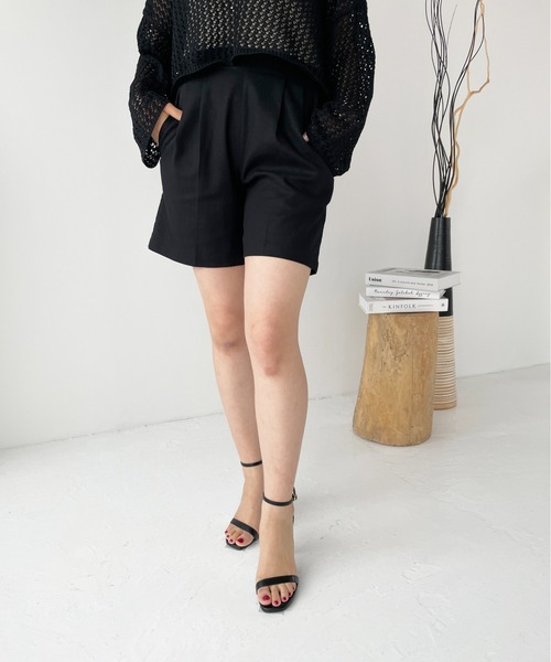 Meli rich（メリーリッチ）の「【セットアップ対応】コットンリネンセンタープレスハーフパンツ（その他パンツ・レディース・アイボリー/ブラック/ブラウン/ベージュ・MEDIUM）」の13枚目の写真