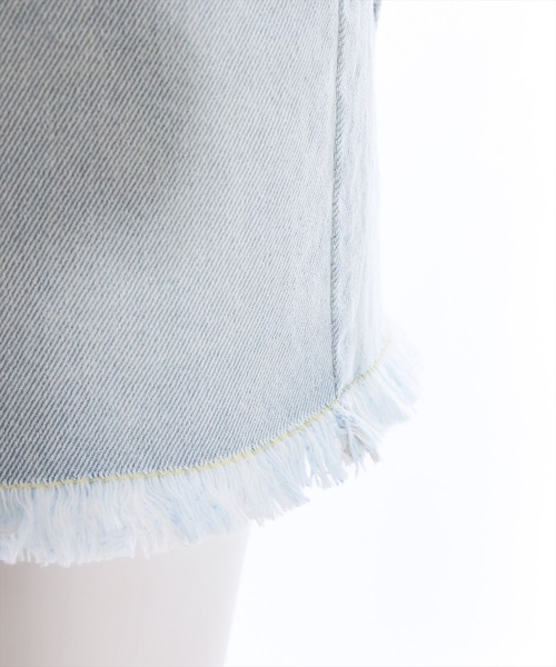 clear(クリア)の「デニムフリンジショートパンツ(デニムパンツ・レディース・ブラック/ライトブルー・S/M)」の8枚目の写真