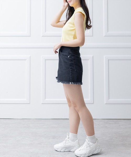 clear(クリア)の「デニムフリンジショートパンツ(デニムパンツ・レディース・ブラック/ライトブルー・S/M)」の11枚目の写真