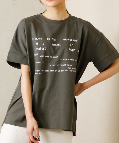 Per sist ence(パーシエンス)の「Per sist ence/パーシエンス ロールアップロゴTシャツ(Tシャツ/カットソー・レディース・ホワイト/ダークグレー・FREE)」の12枚目の写真