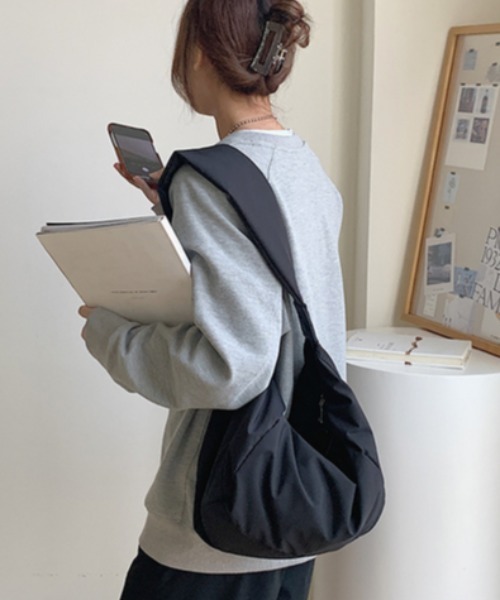 .KOM（ドットコム）の「『.KOM/ドットケーオーエム』ショルダーバッグ【Y】【CN】（ショルダーバッグ・レディース・アイボリー/ブラック・FREE）」の14枚目の写真