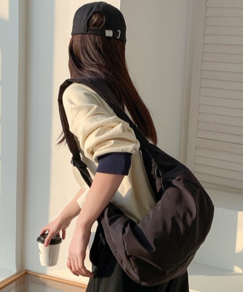 .KOM（ドットコム）の「『.KOM/ドットケーオーエム』ショルダーバッグ【Y】【CN】（ショルダーバッグ・レディース・アイボリー/ブラック・FREE）」の3枚目の写真