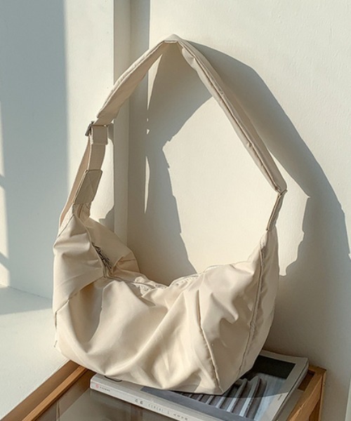 .KOM（ドットコム）の「『.KOM/ドットケーオーエム』ショルダーバッグ【Y】【CN】（ショルダーバッグ・レディース・アイボリー/ブラック・FREE）」の7枚目の写真