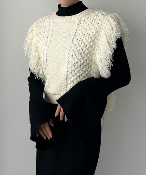 Louere（ルエレ）の「フリンジニットベスト（ベスト・レディース・グレイッシュベージュ/ブラック/アイボリー・FREE）」の7枚目の写真