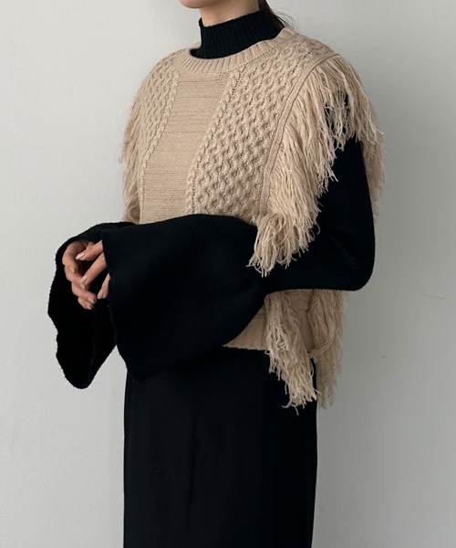 Louere（ルエレ）の「フリンジニットベスト（ベスト・レディース・グレイッシュベージュ/ブラック/アイボリー・FREE）」の13枚目の写真
