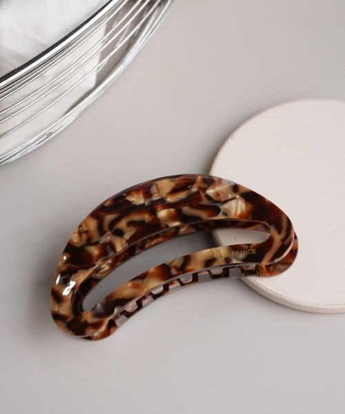 ammy.(エイミードット)の「【 ammy. / エイミードット 】 ニュアンス べっ甲 アクリル ヘアクリップ / バンスクリップ(バレッタ/ヘアクリップ・レディース・ベージュ系その他/キャメル/ベージュ系その他2/アイボリー/ブラウン/ブラック/グリーン/ブラウン系その他・FREE)」の4枚目の写真