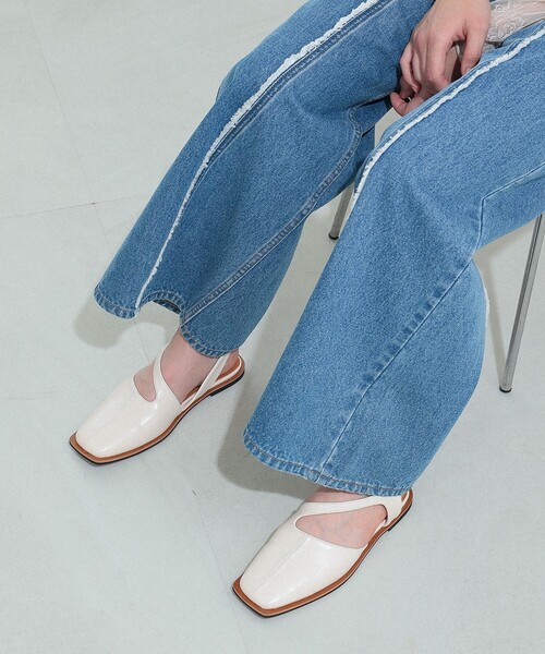 Ray BEAMS(レイビームス)の「Ray BEAMS / カットアウト ミュール(その他シューズ・レディース・ブラック/オフホワイト・23.0cm/23.5cm/24.0cm/24.5cm/25.0cm)」の4枚目の写真
