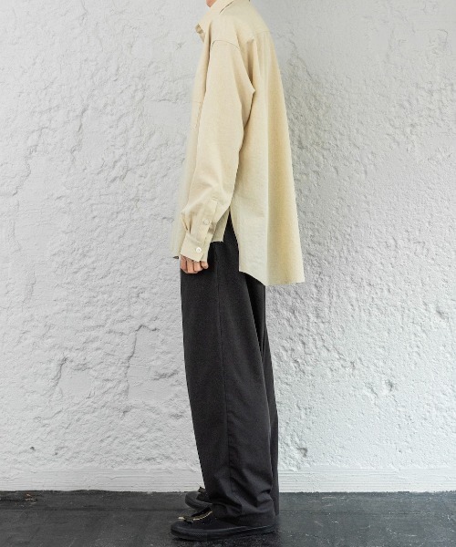 Enharmonic TAVERN（エンハーモニックタヴァーン）の「Cut off shirt（シャツ/ブラウス・メンズ・オフホワイト/サックスブルー/ブラック・44/46/48）」の16枚目の写真