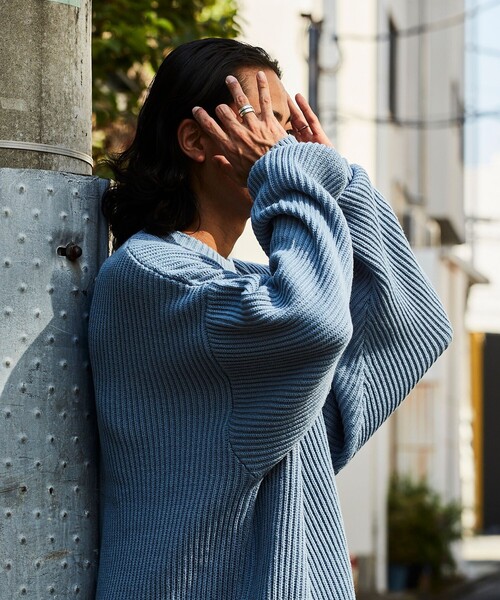 FREAK'S STORE（フリークスストア）の「限定展開 ビッグシルエット 畦編み クルーネックニット/ルーズフィット（ニット/セーター・メンズ・ブラック/ダークグリーン/パープル/ネイビー/グレー/オフホワイト/サックスブルー/イエロー/ライトグリーン/ホワイト系その他/ブラック系その他・SMALL/MEDIUM/LARGE）」の15枚目の写真