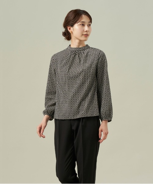 TOKYO SHIRTS(トウキョウシャツ)の「プリントハイネック 長袖ブラウス(シャツ/ブラウス・レディース・ホワイト/ブラック・L/M)」の1枚目の写真