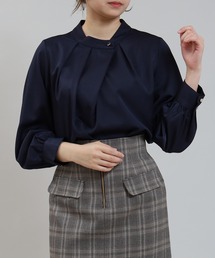 アシメネックブラウス