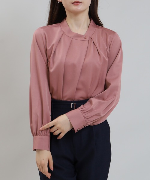 TRUDEA（トルディア）の「アシメネックブラウス（シャツ/ブラウス・レディース・ホワイト/グレイッシュベージュ/カーキ/スモークピンク/ネイビー・MEDIUM）」の2枚目の写真