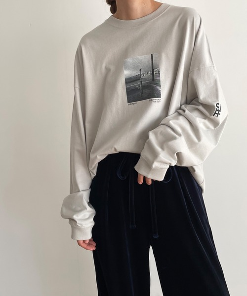 CANAL JEAN（キャナルジーン）の「1975 TOKYO　Foot転写ロングTシャツ（Tシャツ/カットソー・レディース・グレー/スミクロ・MEDIUM/LARGE）」の8枚目の写真