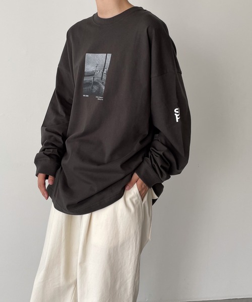 CANAL JEAN（キャナルジーン）の「1975 TOKYO　Foot転写ロングTシャツ（Tシャツ/カットソー・レディース・グレー/スミクロ・MEDIUM/LARGE）」の5枚目の写真