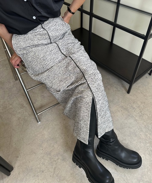 ULEULA（ウルア）の「ツイードパイピングスリットスカート/Iラインシルエットスカート（スカート・レディース・ブラック/アイボリー・FREE）」の2枚目の写真