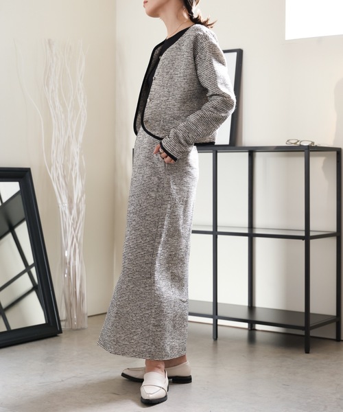 ULEULA（ウルア）の「ツイードパイピングスリットスカート/Iラインシルエットスカート（スカート・レディース・ブラック/アイボリー・FREE）」の12枚目の写真