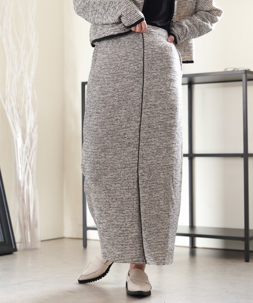ULEULA（ウルア）の「ツイードパイピングスリットスカート/Iラインシルエットスカート（スカート・レディース・ブラック/アイボリー・FREE）」の4枚目の写真