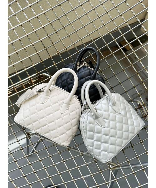 MURUA(ムルーア)の「2WAYキルティングバッグ(ハンドバッグ・レディース・ブラック/シルバー/アイボリー・FREE)」の20枚目の写真
