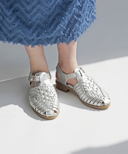 RiiiKa（リーカ）の「【RiiiKa/リーカ】編み込みグルカサンダル（サンダル・レディース・アイボリー/ブラック/キャメル/シルバー・LL/L/M/S）」の4枚目の写真