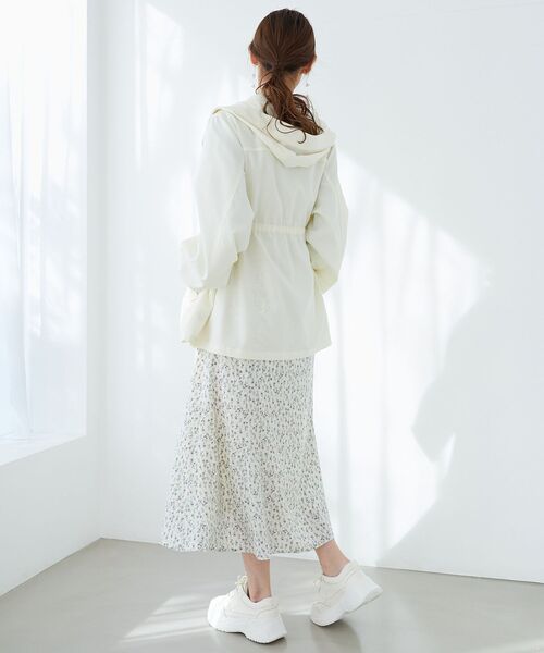 MAJESTIC LEGON（マジェスティックレゴン）の「ウエストきゅっとミディブルゾン（ブルゾン・レディース・ベージュ/アイボリー/ブラック・SMALL/MEDIUM）」の10枚目の写真